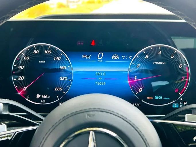 Подержанный Mercedes-Benz S-Class 580 Long 4MATIC VII (W223), 4.0 л, 2022 в Дубае от Mirza Automobile FZE Белый цвет. Японская | AUTO.AE