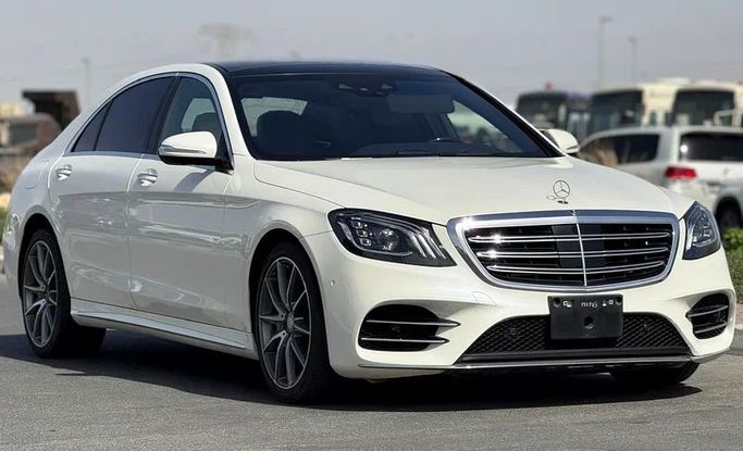 Used Mercedes-Benz S-Class 580 4MATIC VII (W223), 4.0 l, 2021 in Dubai by Mirza Automobile FZE, White color. Japanese Specs | AUTO.AE