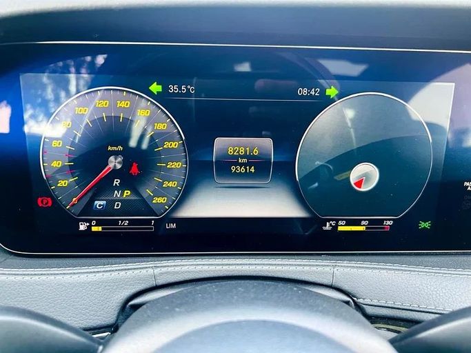 Used Mercedes-Benz S-Class 560 VI (W222, C217) Facelift, 4.0 l, 2018 in Dubai by Mirza Automobile FZE, Silver color. Japanese Specs | AUTO.AE