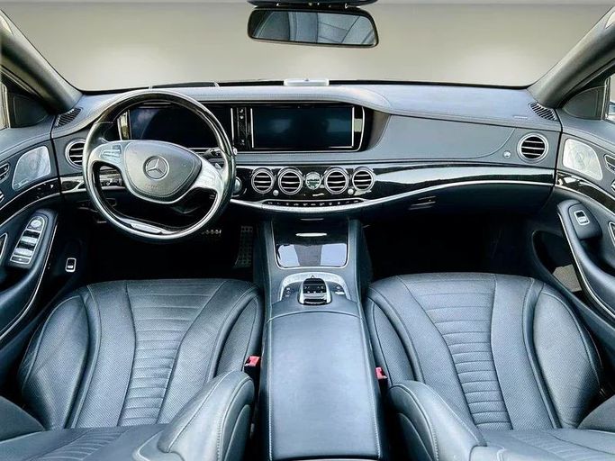 Подержанный Mercedes-Benz S-Class 550 VI (W222, C217), 4.7 л, 2015 в Дубае от Mirza Automobile FZE Белый цвет. Японская | AUTO.AE