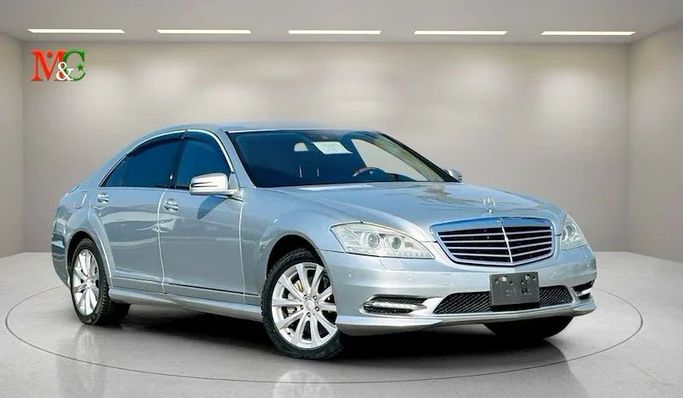 Подержанный Mercedes-Benz S-Class 550 V (W221) Рестайлинг, 5.5 л, 2010 в Дубае от Mirza Automobile FZE Серебристый цвет. Японская | AUTO.AE