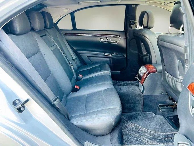 Подержанный Mercedes-Benz S-Class 550 V (W221) Рестайлинг, 5.5 л, 2010 в Дубае от Mirza Automobile FZE Серебристый цвет. Японская | AUTO.AE