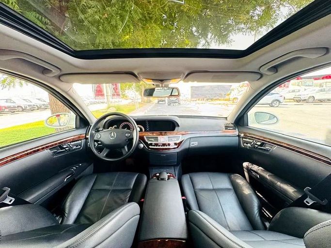 Подержанный Mercedes-Benz S-Class 350 V (W221) Рестайлинг, 3.5 л, 2009 в Дубае от Mirza Automobile FZE Белый цвет. Японская | AUTO.AE