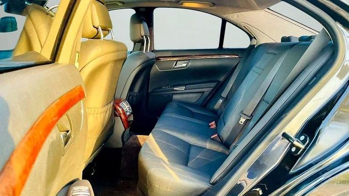 Подержанный Mercedes-Benz S-Class 350 V (W221), 3.5 л, 2008 в Дубае от Mirza Automobile FZE Черный цвет. Японская | AUTO.AE