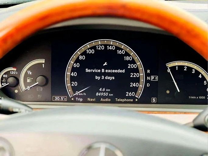 Подержанный Mercedes-Benz S-Class 350 V (W221), 3.5 л, 2006 в Дубае от Mirza Automobile FZE Серебристый цвет. Японская | AUTO.AE