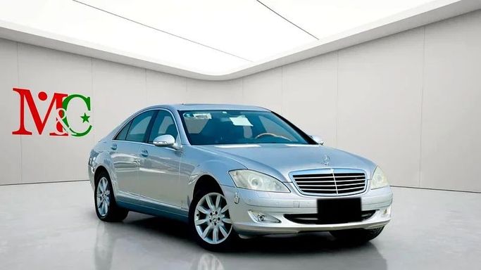 Подержанный Mercedes-Benz S-Class 350 V (W221), 3.5 л, 2007 в Дубае от Mirza Automobile FZE Серебристый цвет. Японская | AUTO.AE