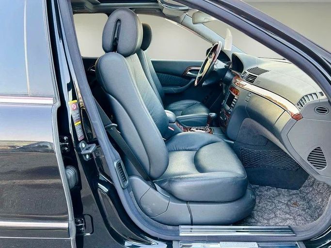 Подержанный Mercedes-Benz S-Class 430 IV (W220) Рестайлинг, 4.3 л, 2003 в Дубае от Mirza Automobile FZE Черный цвет. Японская | AUTO.AE