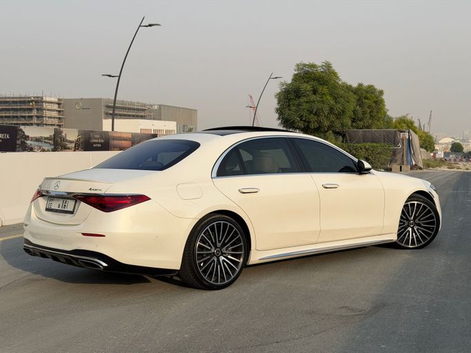 Used Mercedes-Benz S-Class 500 4MATIC VII (W223), 3.0 l, 2022 in Dubai, White color. Other | AUTO.AE
