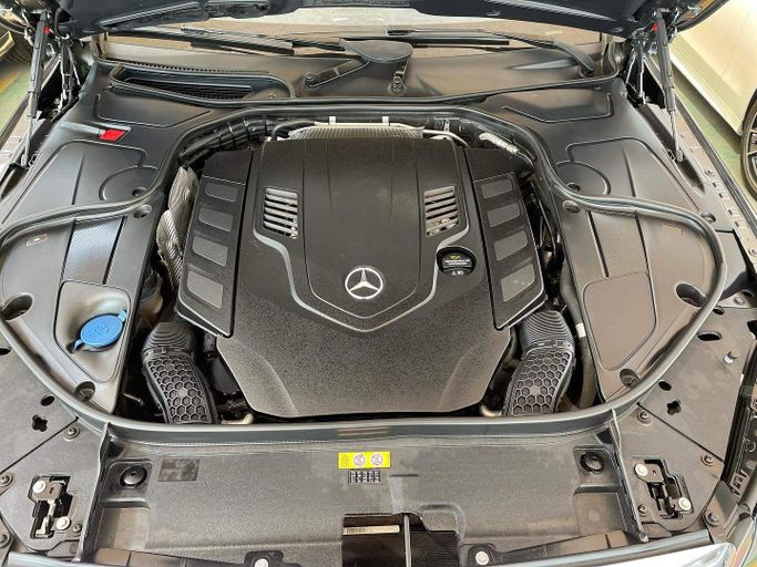 Подержанный Mercedes-Benz S-Class 560 VI (W222, C217) Рестайлинг, 4.0 л, 2018 в Дубае от Japan Motors Серый цвет. Other | AUTO.AE