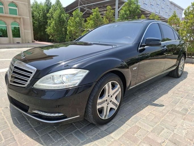 Подержанный Mercedes-Benz S-Class 600 Long V (W221) Рестайлинг, 5.5 л, 2012 в Дубае от Barkat Alrahmen Motors Черный цвет. Корейская | AUTO.AE