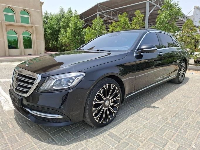 Подержанный Mercedes-Benz S-Class 560 VI (W222, C217) Рестайлинг, 4.0 л, 2020 в Дубае от Barkat Alrahmen Motors Черный цвет. Корейская | AUTO.AE