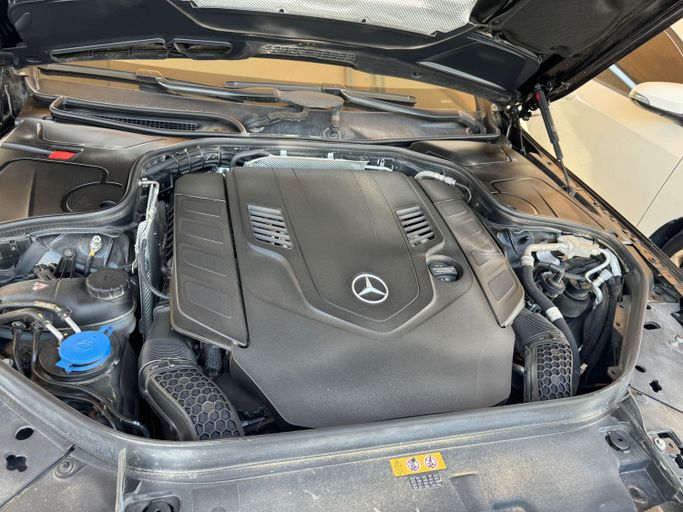 Used Mercedes-Benz S-Class 560 Long VI (W222, C217) Facelift, 4.0 l, 2020 in Dubai, Black color. European Specs | AUTO.AE