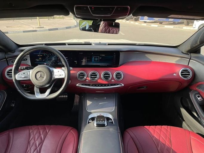 Used Mercedes-Benz S-Class 560 VI (W222, C217) Facelift, 4.0 l, 2020 in Dubai by Japan Motors, White color. Japanese Specs | AUTO.AE