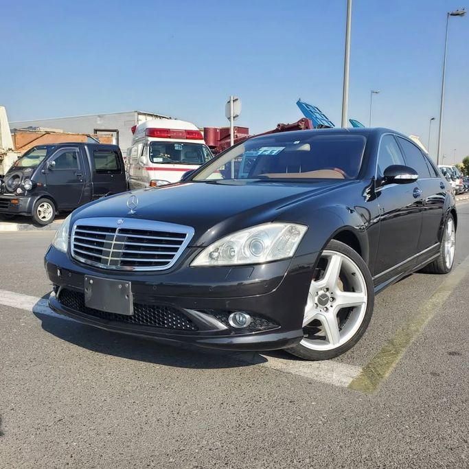 Used Mercedes-Benz S-Class 500 V (W221), 5.5 l, 2007 in Dubai by Japan Motors, Black color. Japanese Specs | AUTO.AE