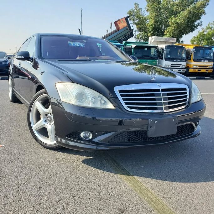 Used Mercedes-Benz S-Class 500 V (W221), 5.5 l, 2007 in Dubai by Japan Motors, Black color. Japanese Specs | AUTO.AE