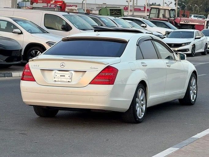 Used Mercedes-Benz S-Class 550 Long V (W221), 5.5 l, 2008 in Dubai by Best Car, White color. Japanese Specs | AUTO.AE