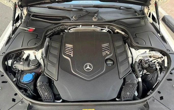Used Mercedes-Benz S-Class 560 VI (W222, C217) Facelift, 4.0 l, 2020 in Dubai by Best Car, White color. Japanese Specs | AUTO.AE