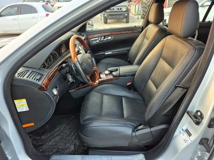 Подержанный Mercedes-Benz S-Class 550 V (W221) Рестайлинг, 5.5 л, 2011 в Дубае от Best Car Серебристый цвет. Японская | AUTO.AE