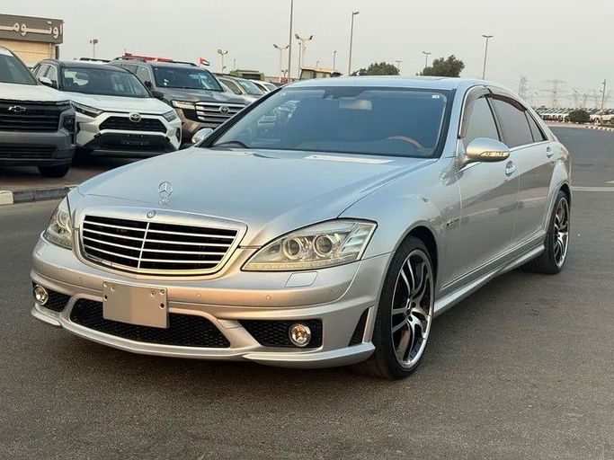 Подержанный Mercedes-Benz S-Class 550 Long V (W221), 5.5 л, 2008 в Дубае от Best Car Серебристый цвет. Японская | AUTO.AE