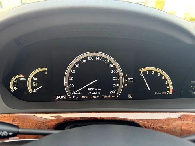 Подержанный Mercedes-Benz S-Class 550 Long V (W221), 5.5 л, 2008 в Дубае от Best Car Серебристый цвет. Японская | AUTO.AE