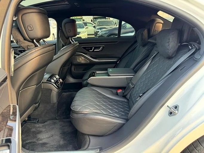 Подержанный Mercedes-Benz S-Class 580 Long 4MATIC VII (W223), 4.0 л, 2022 в Дубае от Best Car Белый цвет. Японская | AUTO.AE