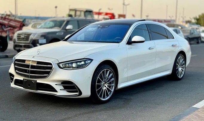 Подержанный Mercedes-Benz S-Class 500 Long 4MATIC VII (W223), 3.0 л, 2022 в Дубае от Best Car Белый цвет. Японская | AUTO.AE