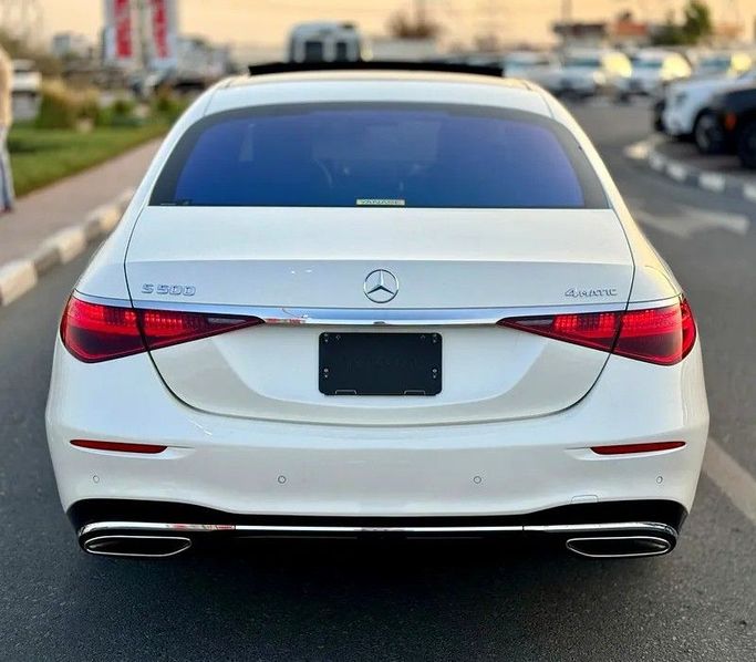 Подержанный Mercedes-Benz S-Class 500 Long 4MATIC VII (W223), 3.0 л, 2022 в Дубае от Best Car Белый цвет. Японская | AUTO.AE