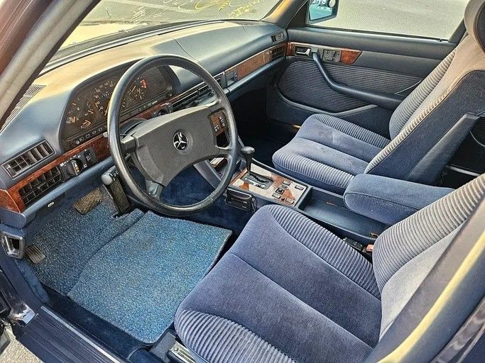 Used Mercedes-Benz S-Class 500 II (W126) Facelift, 5.0 l, 1986 in Dubai by Irfan Motors, Blue color. Japanese Specs | AUTO.AE