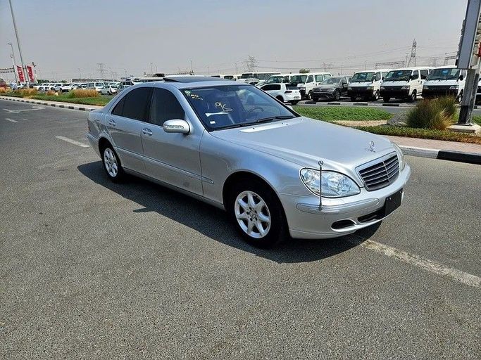 Used Mercedes-Benz S-Class 500 V (W221), 5.5 l, 2005 in Dubai by Irfan Motors, Silver color. Japanese Specs | AUTO.AE