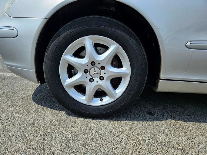 Used Mercedes-Benz S-Class 500 V (W221), 5.5 l, 2005 in Dubai by Irfan Motors, Silver color. Japanese Specs | AUTO.AE