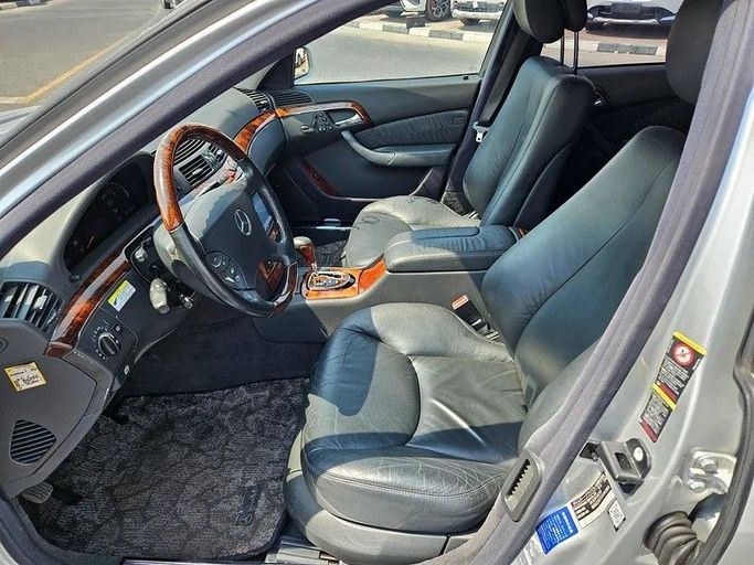 Used Mercedes-Benz S-Class 500 V (W221), 5.5 l, 2005 in Dubai by Irfan Motors, Silver color. Japanese Specs | AUTO.AE
