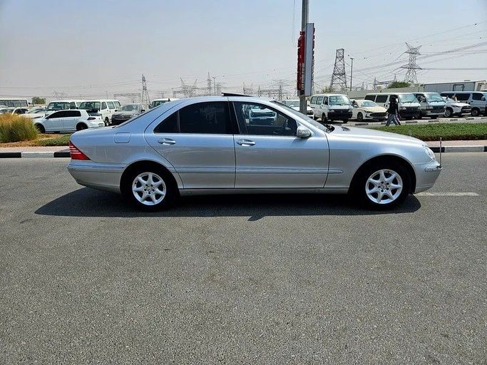 Used Mercedes-Benz S-Class 500 V (W221), 5.5 l, 2005 in Dubai by Irfan Motors, Silver color. Japanese Specs | AUTO.AE