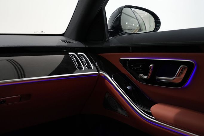 New Mercedes-Benz S-Class 500 4MATIC VII (W223), 3.0 l, 2025 in Dubai by Oscar Motors, Black color. GCC Specs | AUTO.AE