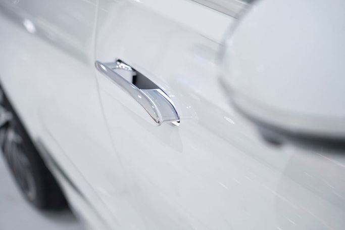 New Mercedes-Benz S-Class 500 4MATIC VII (W223), 3.0 l, 2024 in Dubai by Oscar Motors, White color. GCC Specs | AUTO.AE