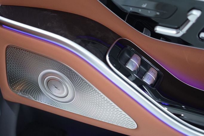 New Mercedes-Benz S-Class 500 4MATIC VII (W223), 3.0 l, 2024 in Dubai by Oscar Motors, White color. GCC Specs | AUTO.AE