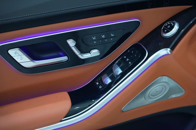 New Mercedes-Benz S-Class 500 4MATIC VII (W223), 3.0 l, 2024 in Dubai by Oscar Motors, White color. GCC Specs | AUTO.AE