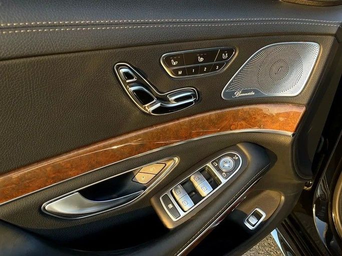 Подержанный Mercedes-Benz S-Class 550 VI (W222, C217), 4.7 л, 2014 в Дубае от Global Network Motors  Черный цвет. Японская | AUTO.AE