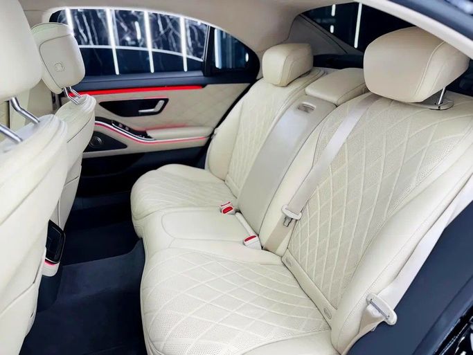 Used Mercedes-Benz S-Class 500 4MATIC VII (W223), 3.0 l, 2022 in Dubai by Zeus Motors, Black color. European Specs | AUTO.AE