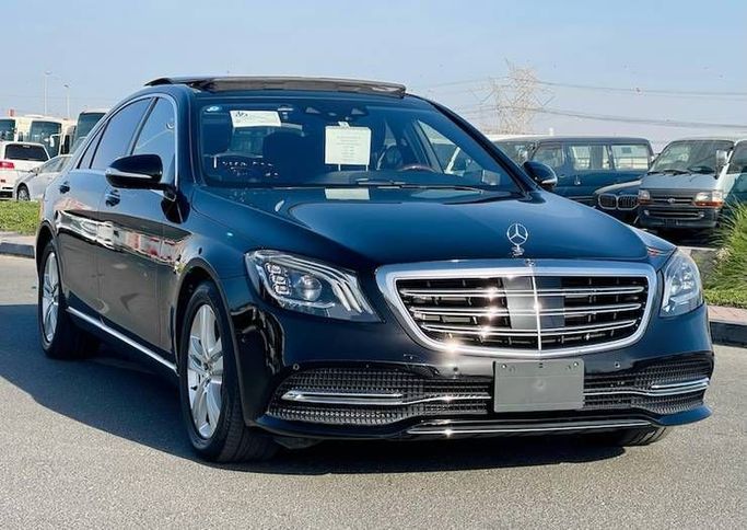 Подержанный Mercedes-Benz S-Class 560 VI (W222, C217) Рестайлинг, 4.0 л, 2019 в Дубае от Al Abbas Motors Черный цвет. Японская | AUTO.AE