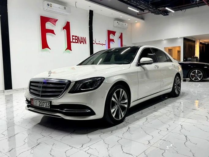 مستعملة Mercedes-Benz S-Class 450 شد الوجه السادس (W222، C217), 3.0 l, 2019 في في دبي من F1 Motors، اللون أبيض. مواصفات الخليج | AUTO.AE