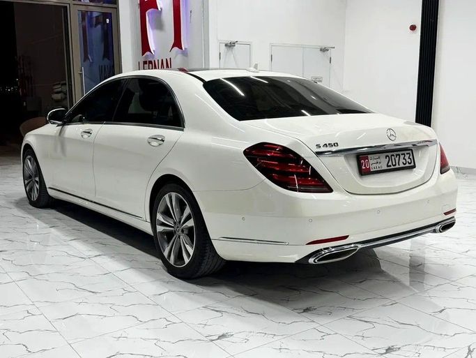 مستعملة Mercedes-Benz S-Class 450 شد الوجه السادس (W222، C217), 3.0 l, 2019 في في دبي من F1 Motors، اللون أبيض. مواصفات الخليج | AUTO.AE