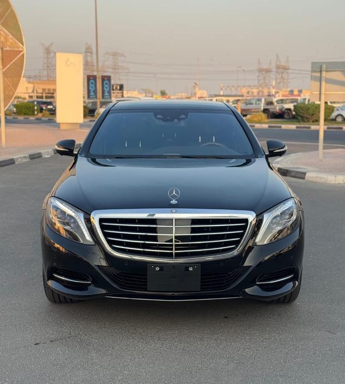 مستعملة Mercedes-Benz S-Class 500 السادس (W222، C217), 4.7 l, 2015 في في دبي من WADHWANI CARS DUBAI، اللون أسود. المواصفات اليابانية | AUTO.AE