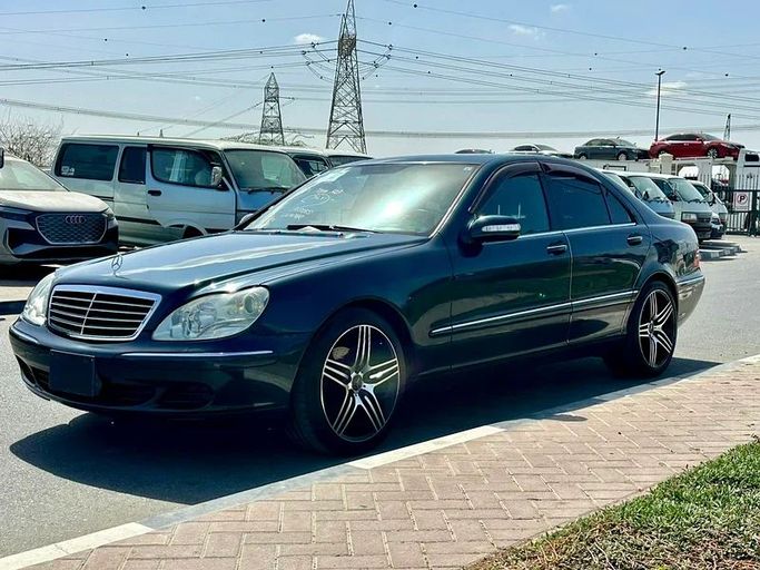 Подержанный Mercedes-Benz S-Class 350 V (W221), 3.5 л, 2005 в Дубае от Tokuso Motors FZCO Черный цвет. Японская | AUTO.AE