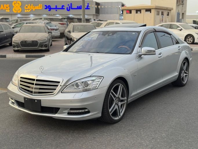 Подержанный Mercedes-Benz S-Class 600 Long V (W221) Рестайлинг, 5.5 л, 2012 в Дубае от MY MOTORS FZE Серебристый цвет. Японская | AUTO.AE