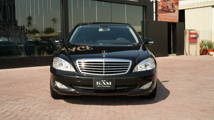 مستعملة Mercedes-Benz S-Class 350 V (W221), 3.5 l, 2007 في في دبي من KAM CAR VINTAGE، اللون أسود. المواصفات اليابانية | AUTO.AE