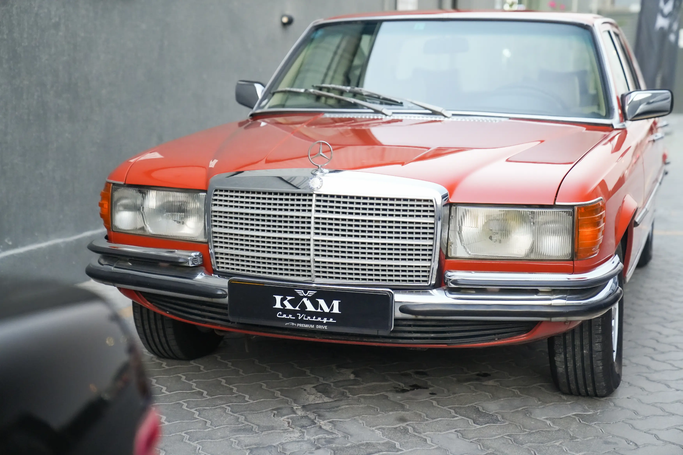 Подержанный Mercedes-Benz S-Class 280 I (W116), 2.7 л, 1976 в Дубае от KAM CAR VINTAGE Красный цвет. Японская | AUTO.AE