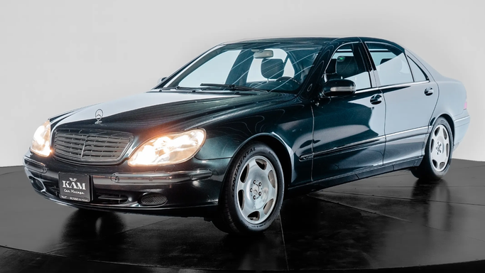مستعملة Mercedes-Benz S-Class 600 Long IV (W220), 5.8 l, 2002 في في دبي من KAM CAR VINTAGE، اللون أزرق داكن. المواصفات اليابانية | AUTO.AE