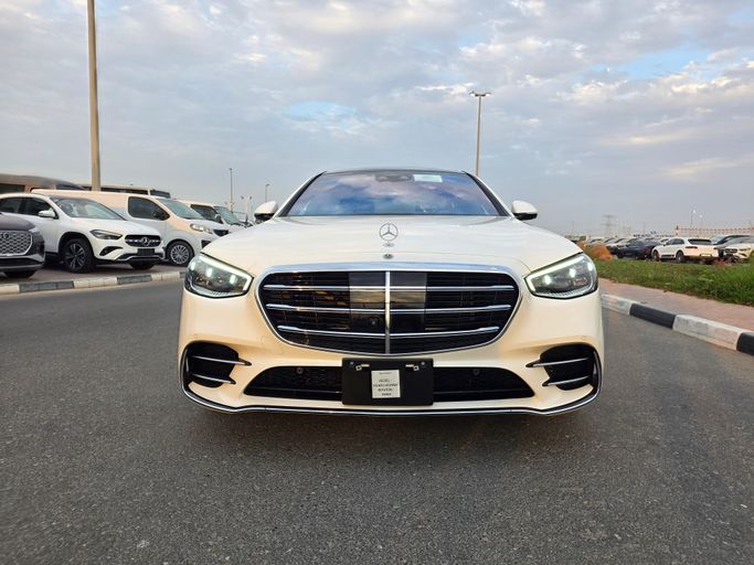 Подержанный Mercedes-Benz S-Class 500 Long 4MATIC VII (W223), 3.0 л, 2021 в Дубае от WADHWANI CARS DUBAI Белый цвет. Японская | AUTO.AE | Объявление #255846