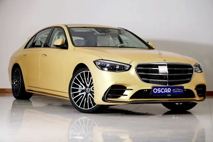 Новый Mercedes-Benz S-Class 500 4MATIC VII (W223), 3.0 л, 2026 в Дубае от Oscar Motors Золотистый цвет. GCC | AUTO.AE | Объявление #256492