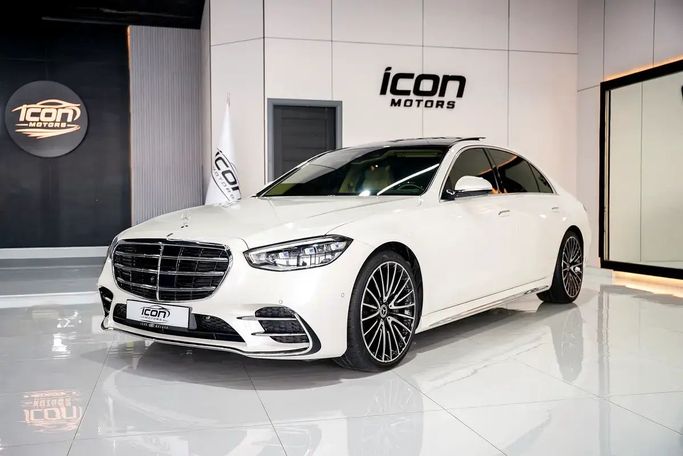 Used Mercedes-Benz S-Class 580 4MATIC VII (W223), 4.0 l, 2023 in Dubai by Icon Motors, White color. GCC Specs | AUTO.AE | Listing #258126